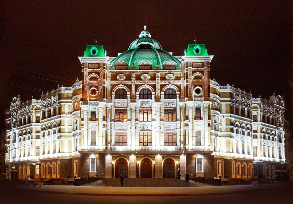 театр оперы и балета.jpg