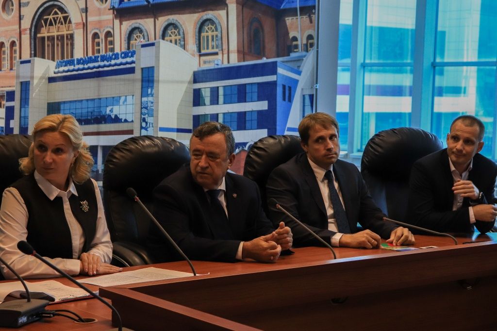 почетные гости