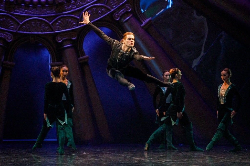 Знаковая роль Павла Первого в балете Русский Гамлет. Фото Евгения Никифорова.jpg