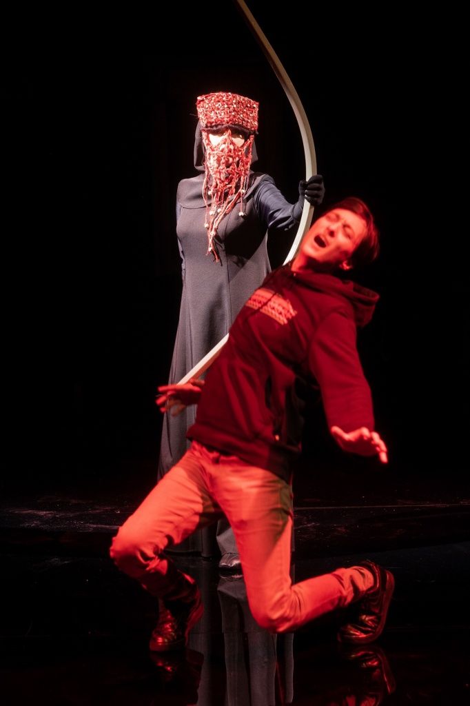 Сцена из спектакля. Олеш-арт. Максим Белецкий. фото предоставлено театром кукол.jpg Сцена из спектакля. Олеш-арт. Максим Белецкий. фото предоставлено театром кукол.jpg