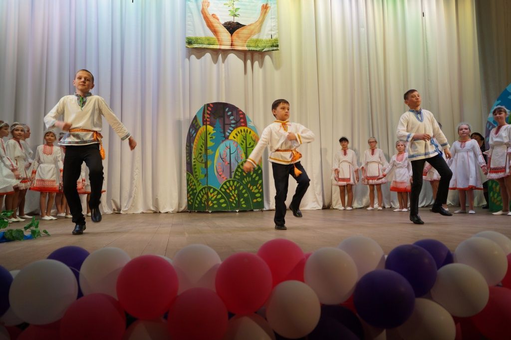 На сцене выступили ученики с разных школ Марий Эл