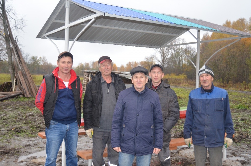 Деревенский актив.jpg