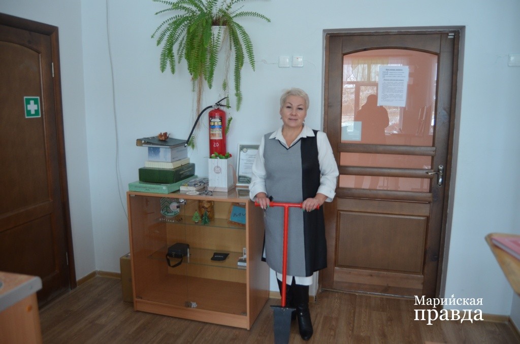 Майя Витальевна знает как обращаться с мечом Колесова..jpg