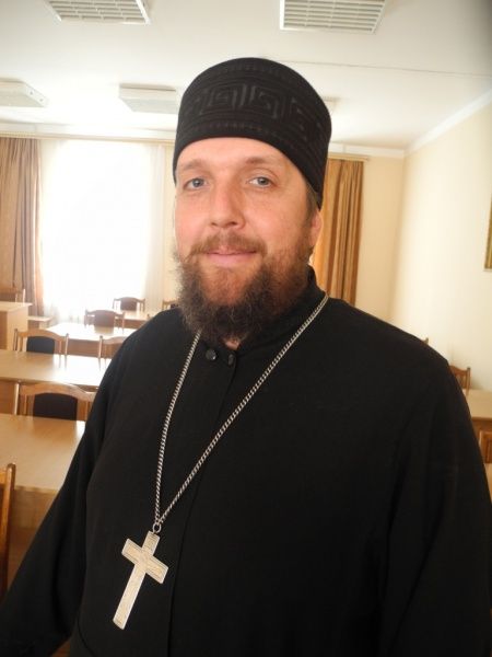 Священник Андрей Норкин.