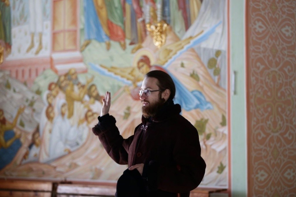 Многие экскурсии проводит руководитель паломнической службы "Елеон", чтец Григорий Михеев. (Фото предоставлено Григорием Михеевым).