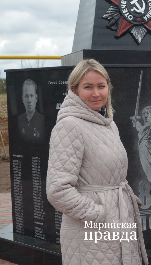 Инициатором строительства мемориала в Дубниках является руководитель территориального отдела Елена Лебедева 1.jpg