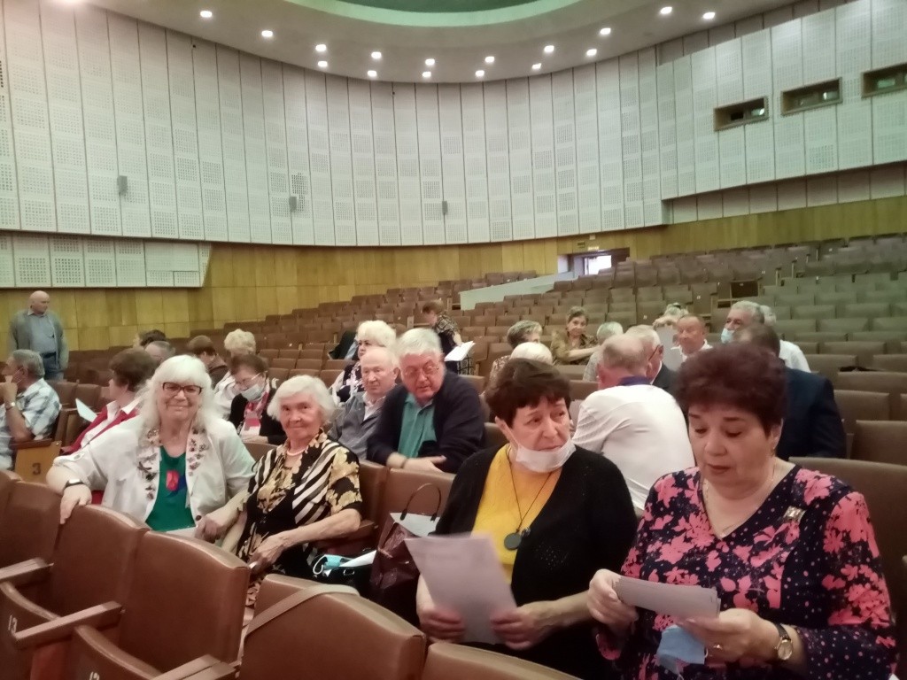 Деловой пленум - приятная встреча добрых знакомых.