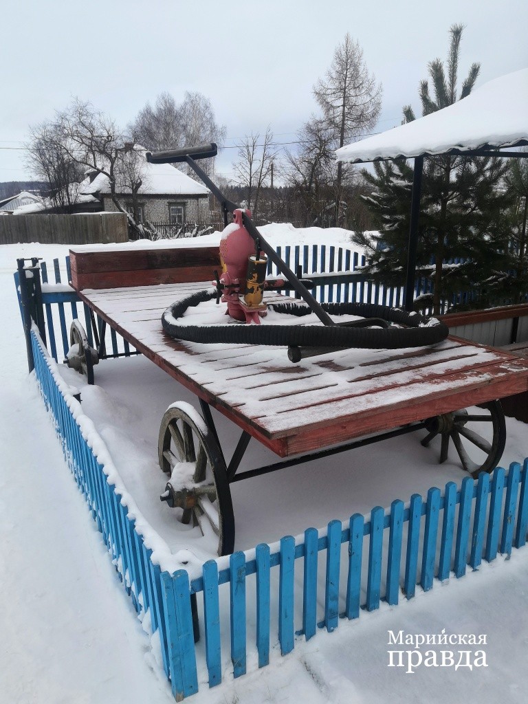 Реликтовый пожарный тарантас тоже готов к бою..jpg