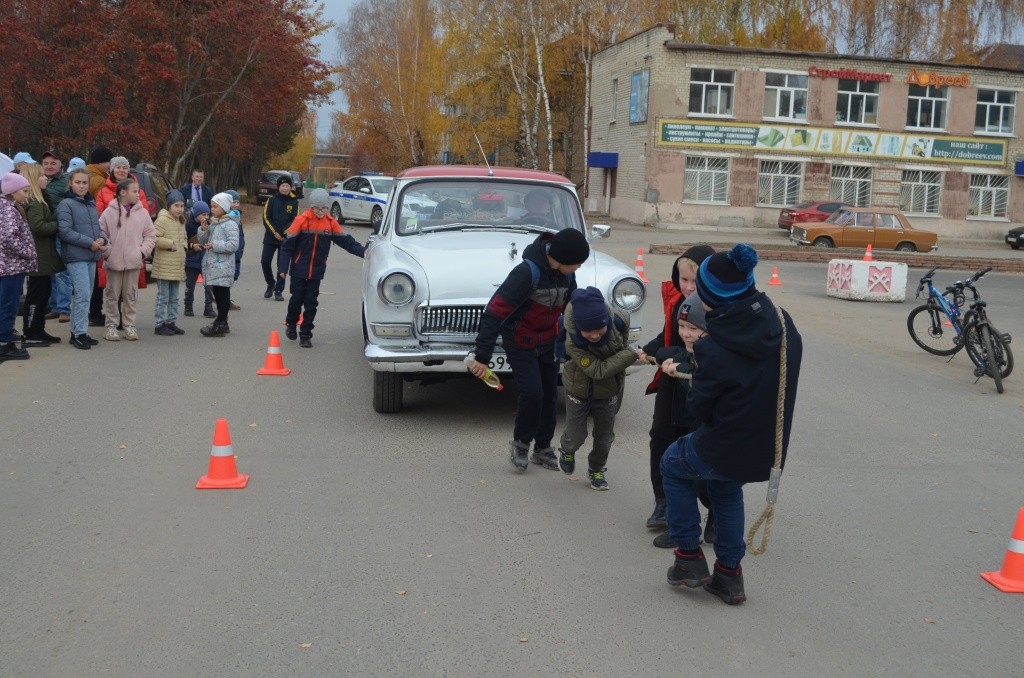 У юных торъяльцев было настоящее мужское развлечение. У юных торъяльцев было настоящее мужское развлечение.jpg