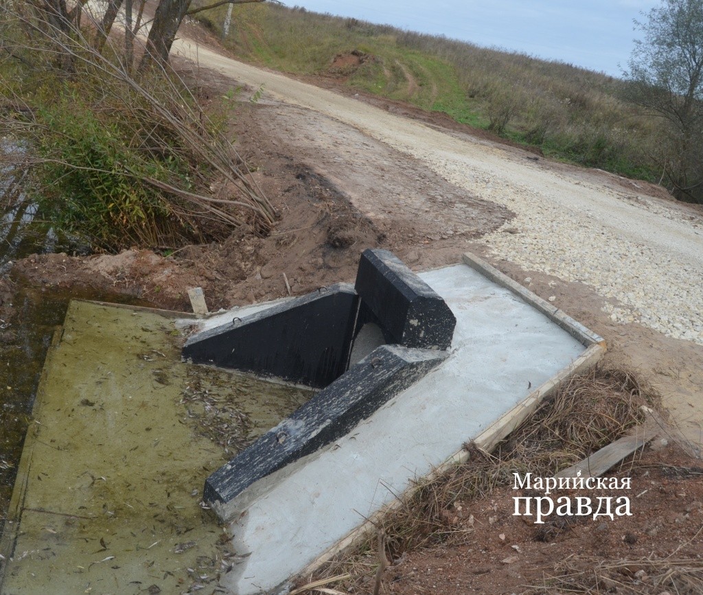 Мощная водопропускная труба предохранит переезд к Пукшалмучашу от разрушения паводковыми водами1.jpg