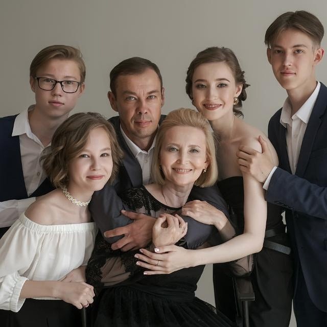 Воспитав, как и мечтал, четверых детей, сегодня Эдуард Владимирович мечтает о внуках. (Фото предоставлено Эдуардом Уруковым).