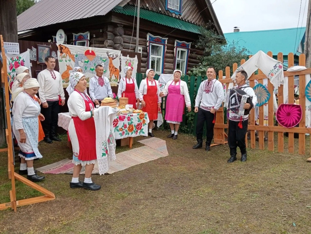 Фото из паблика «Тыгыдеморкинский сельский клуб» в соцсети «ВКонтакте» Фото из паблика «Тыгыдеморкинский сельский клуб» в соцсети «ВКонтакте»