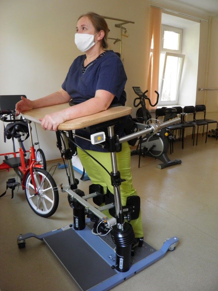 Тренажер реабилитационный для восстановления навыков вертикального стояния и балансирования. (Фото Минздрава РМЭ).