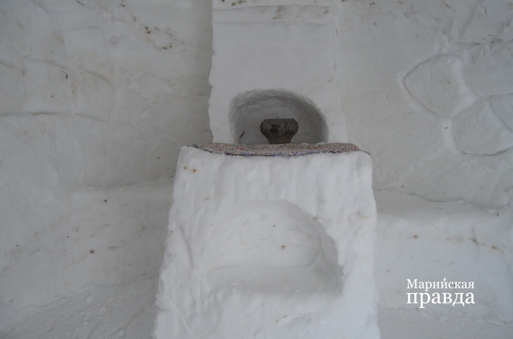 Раньше печка была декоративная..jpg