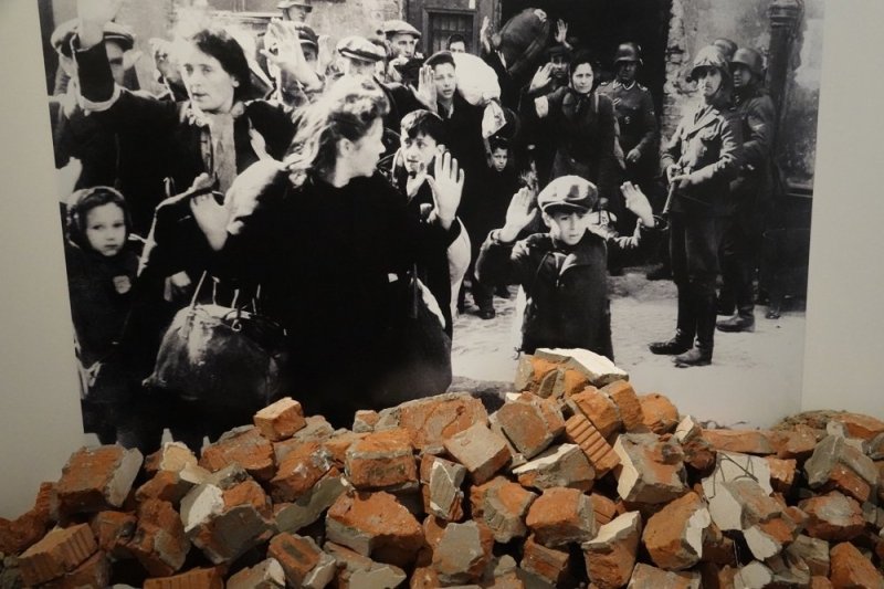 3_437f68c8.jpg 3_437f68c8.jpg