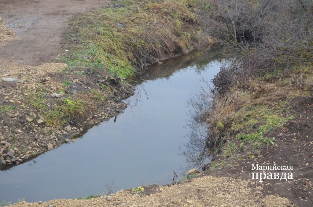 Родник молодоженов впадает в речку-невеличку Шаба. Родник молодоженов впадает в речку-невеличку Шаба..jpg
