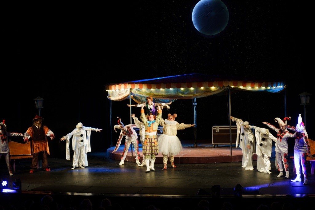 jpg Молодежный театр Республики Коми покорил зрителей своей Каштанкой. Фото Ивана Пичушкина.jpg