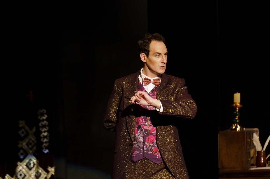 Артист Илья Петров сумел стать на время Кречинским.jpg