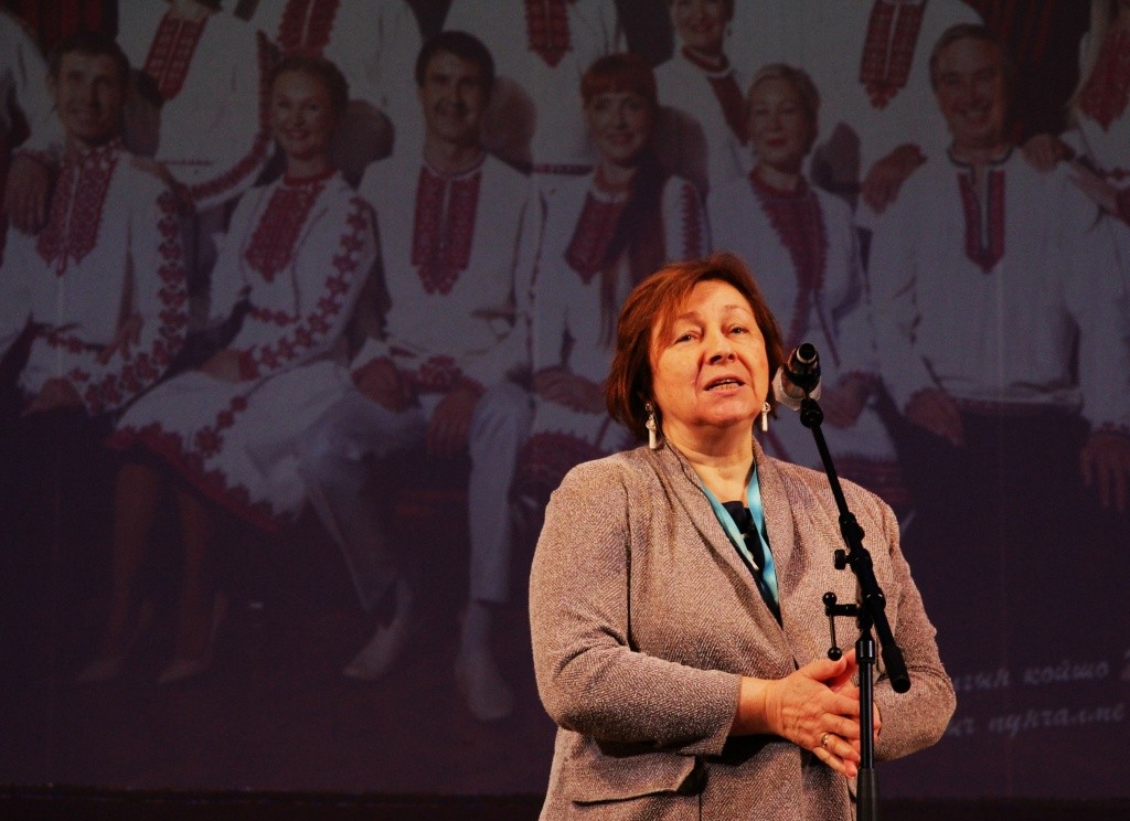 Педагог по сценречи ВТУ им. М. Щепкина Наталья Макарова приехала поздравить с юбилеем своих учеников. Фото Валерия Тумбаева.jpg