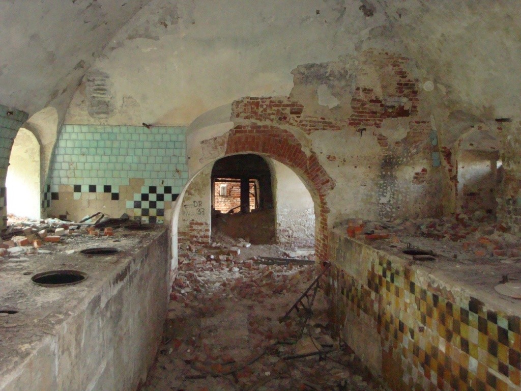 Внутри все переделаны было под нужды пивзавода. (Фото с официальной страницы Тихвинской церкви в ВК).