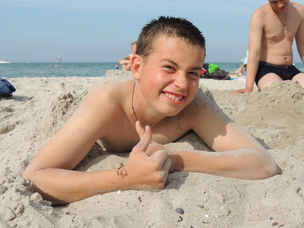 НА ПЛЯЖЕ В РОСТОКЕ.jpg