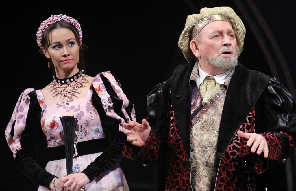 Каждая сцена - отдельная история . Бьянка - Марина Воронцова, Баптиста - засл. арт. РФ Иван Смирнов.jpg