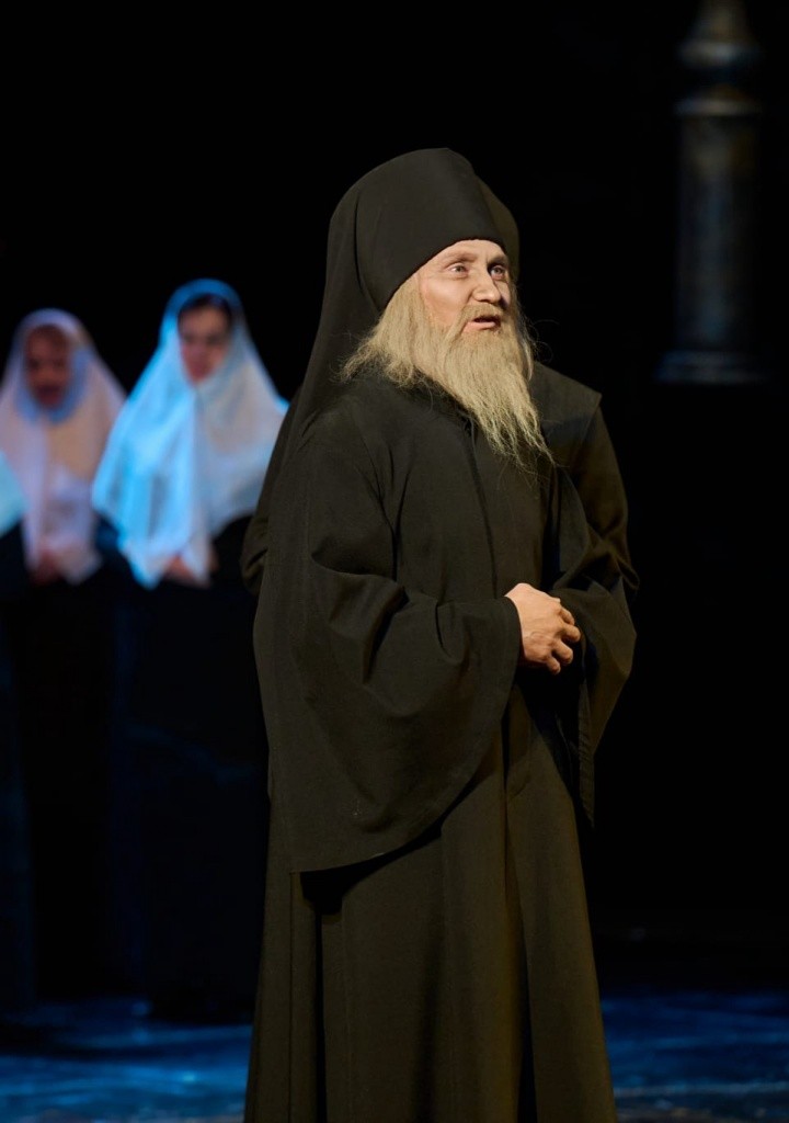 В роли старца Зосимы в спектакле Сладострастники.jpg