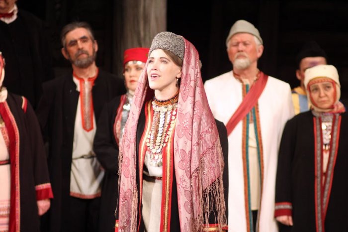 Сцена из спектакля Салика. Фото Валерия Тумбаева.jpg