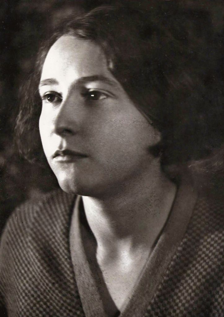 Писательница Писательница