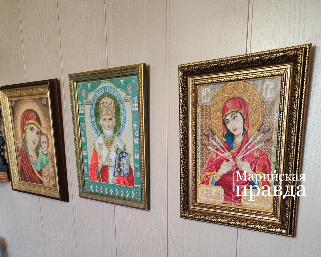 Эти шикарные иконы тоже вышиты руками мастерицы 1.jpg
