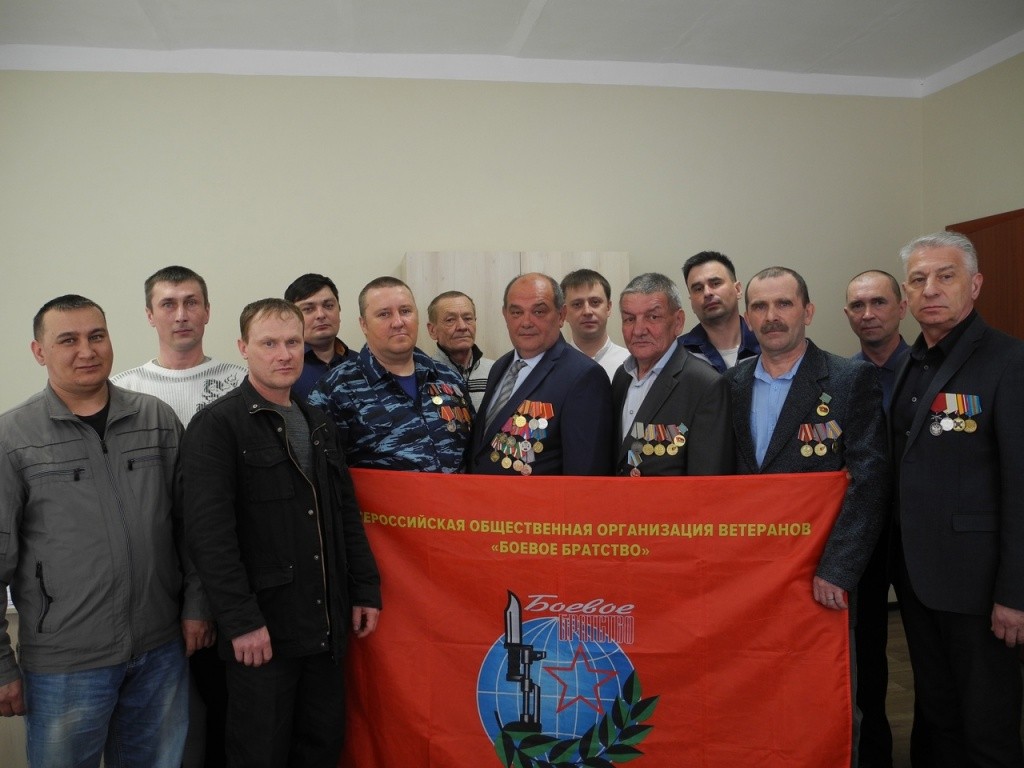 Ветераны боевых действий объединились в заводскую организацию "Боевого братства". (Фото Натальи Кулишовой). Ветераны боевых действий объединились в заводскую организацию "Боевого братства". (Фото Натальи Кулишовой).