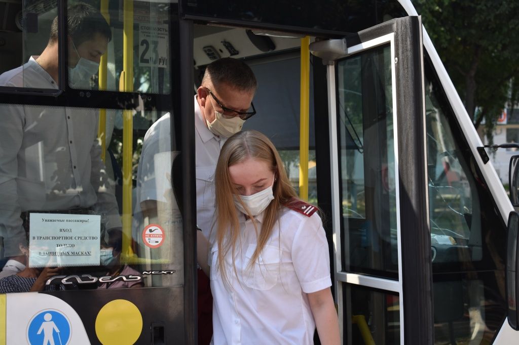 сотрудники Роспотребнадзора