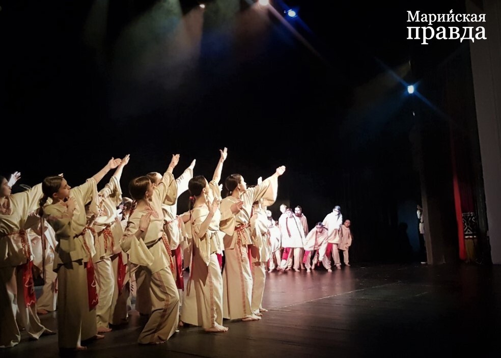 Костюмы для артистов разрабатывала команда проекта. Фото Е. Роман. photo_2023-03-29_18-49-03 (3).jpg