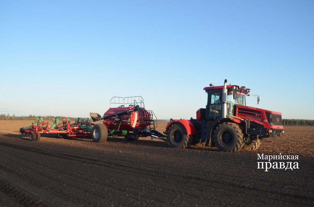 С такой техникой дела в Маяке пойдут веселее..jpg