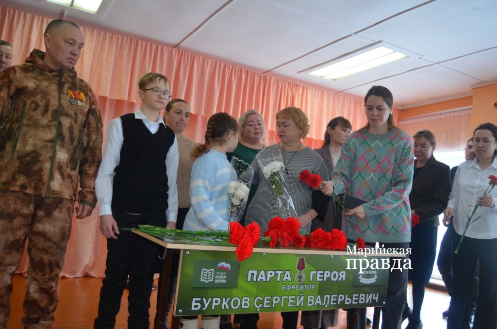 Возложение цветов 1.jpg