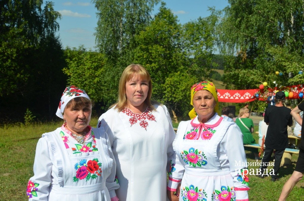 Главные организаторы встречи - чуть не все у нас держится на женских плечах..jpg