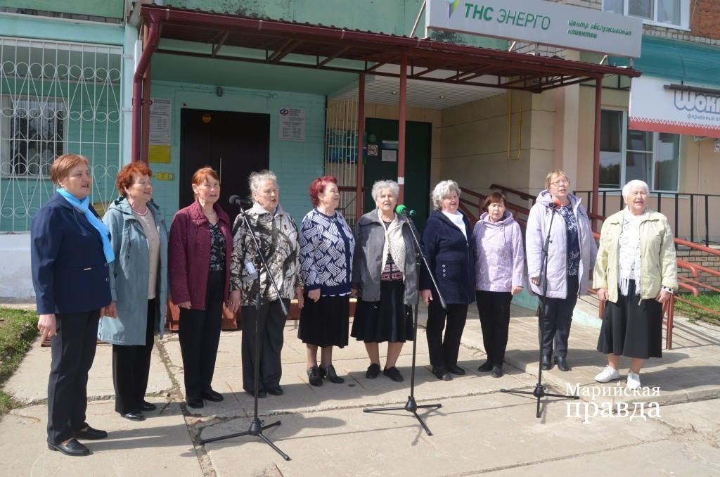 Не обошлось и без песни..jpg