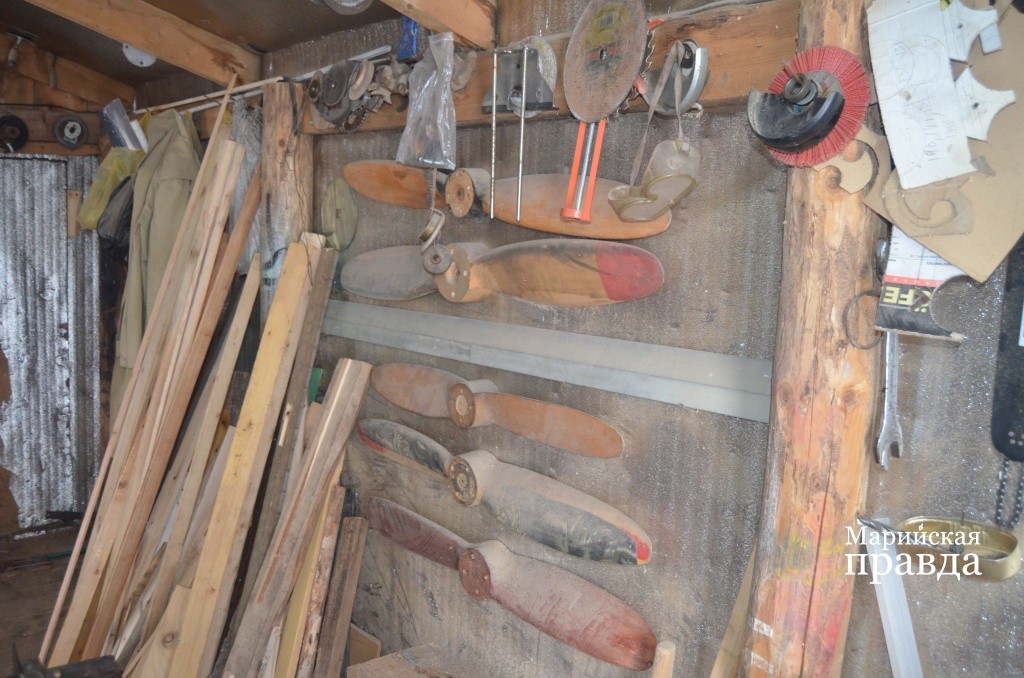 От старинных аэросаней сохранились только лопасти..jpg