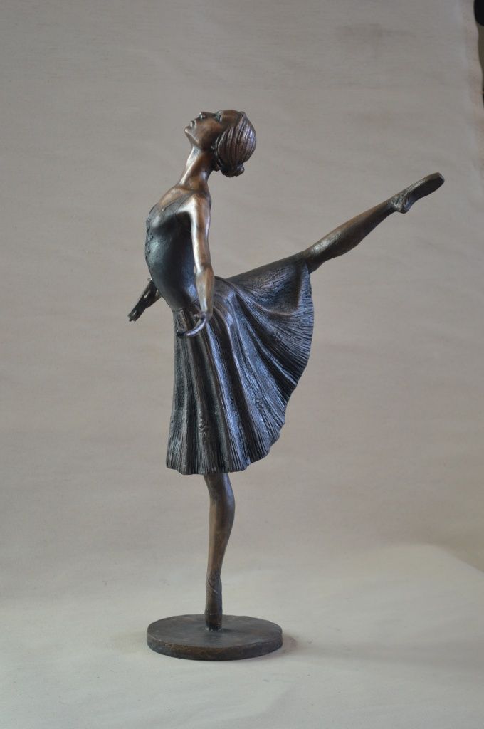 балерина Ольга Челпанова. Бронза. Фото предоставлено супругами Медведевыми.JPG