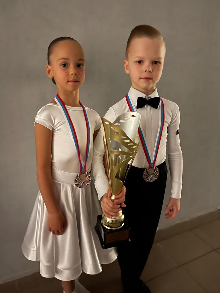 Как признались Ева и Сережа, это их первый большой кубок. Фото Марии Фейгиной. photo_2022-03-18_09-12-40 (3).jpg