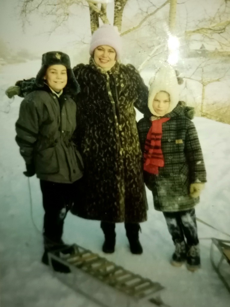 Самые яркие воспоминания о 90-х годах - с детьми. (Фото из архива Натальи Кулишовой).