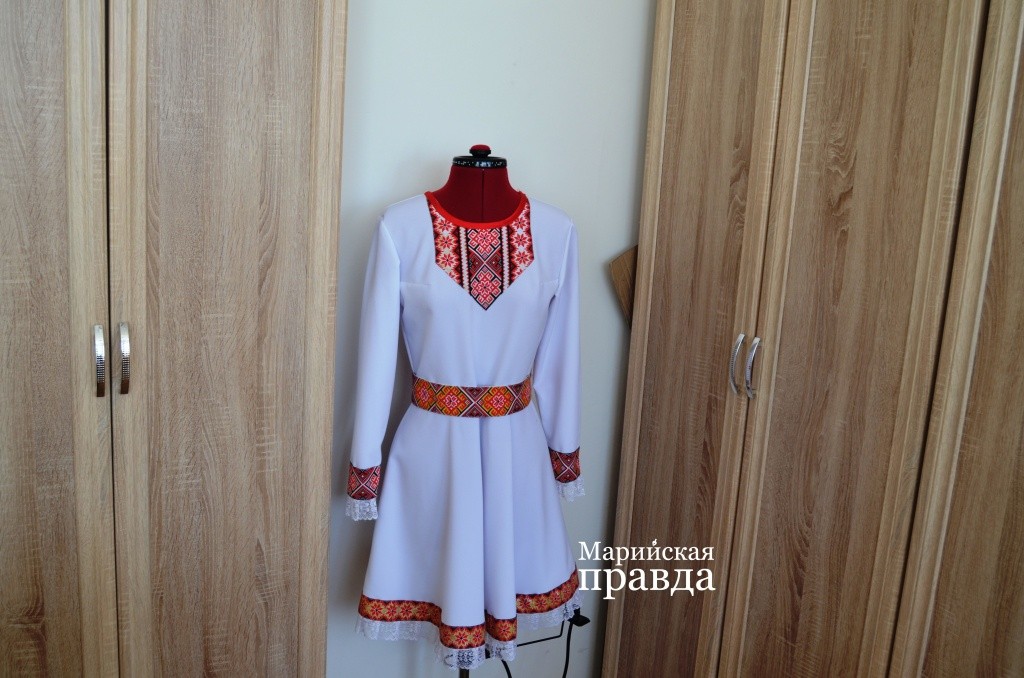 Вот такие красивые платья могут сшить косолаповские школьницы 1.jpg