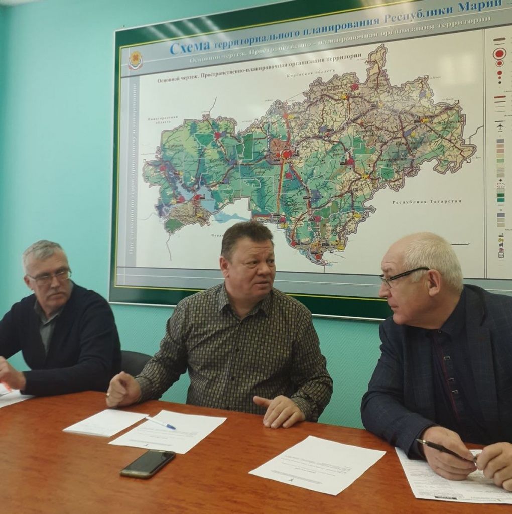Мингахов в центре.jpg