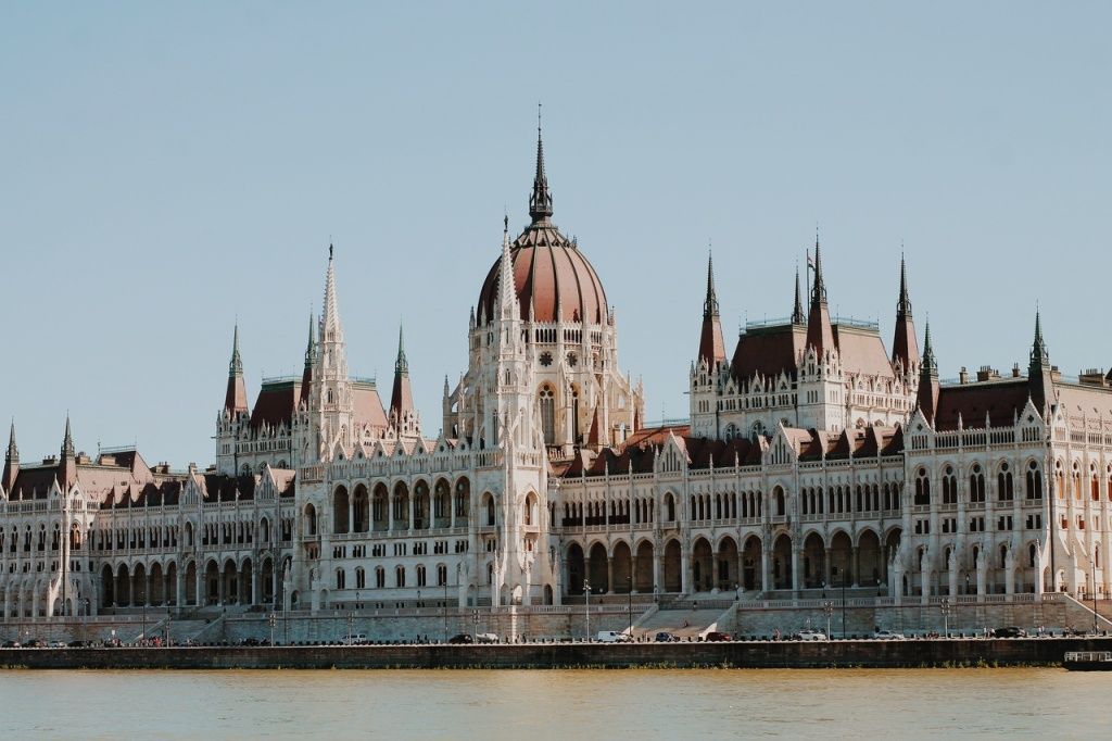 Здание венгерского парламента. Здание венгерского парламента.