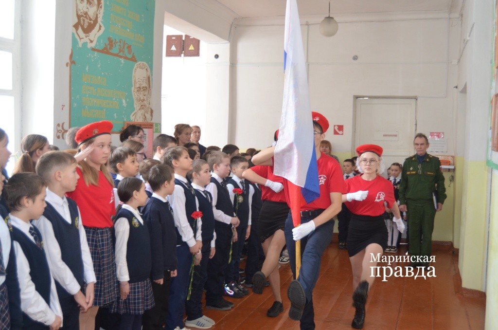 Юледурские ребята умеют чеканить шаг лучше чем кто либо в районе 1.jpg