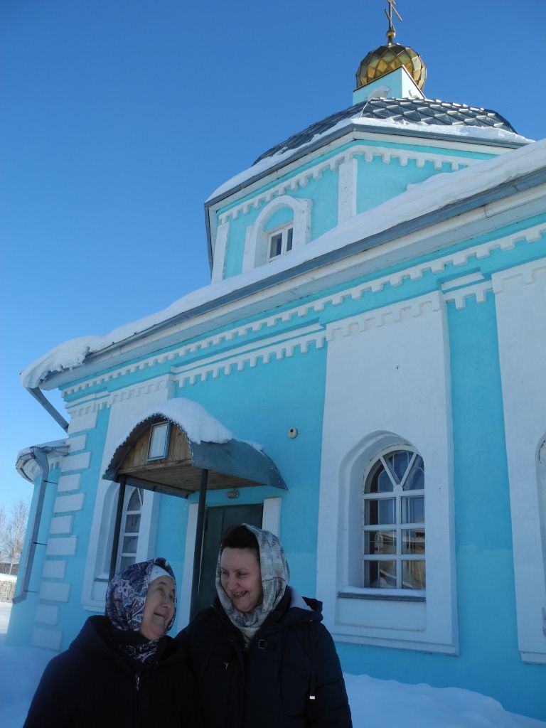 Римма Николаевна сдружилась с семьей священника.JPG