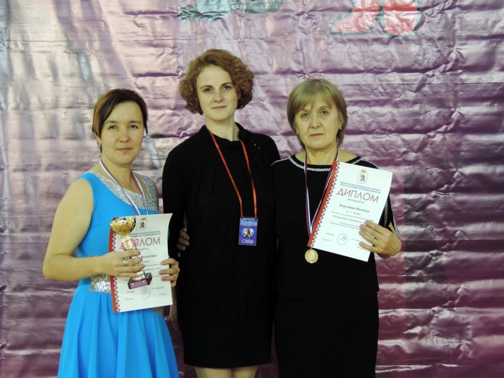 4. Танцуют Сеньоры.JPG