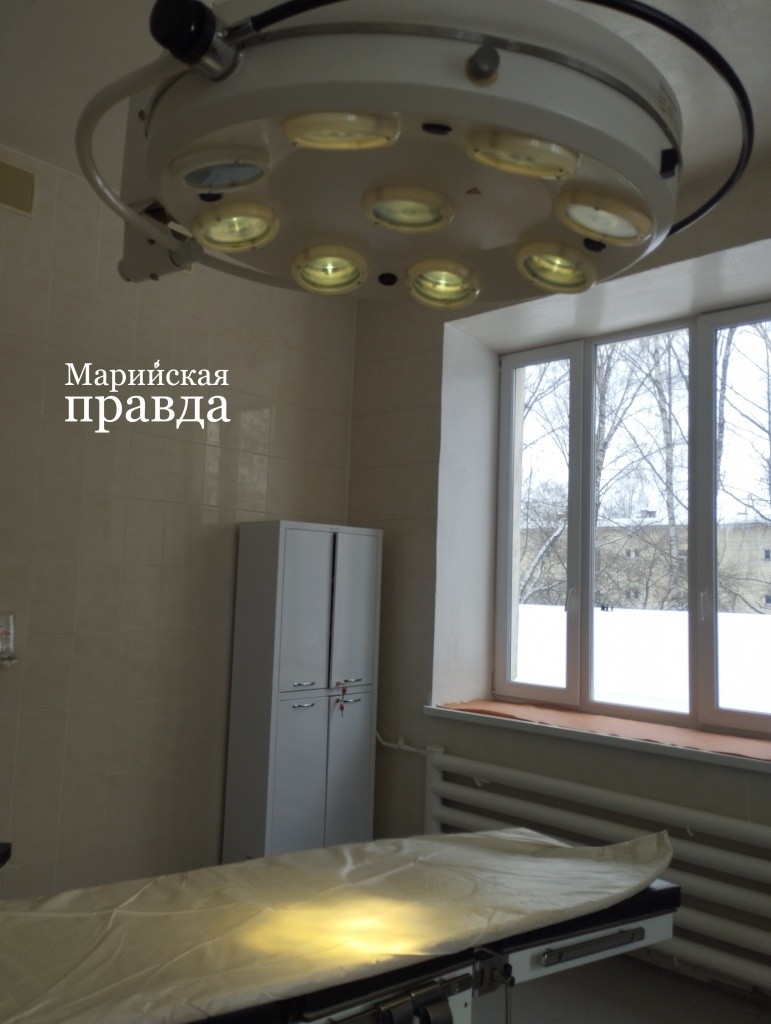 Работа в операционной требует тишины. (Фото Натальи Кулишовой). Работа в операционной требует тишины. (Фото Натальи Кулишовой).