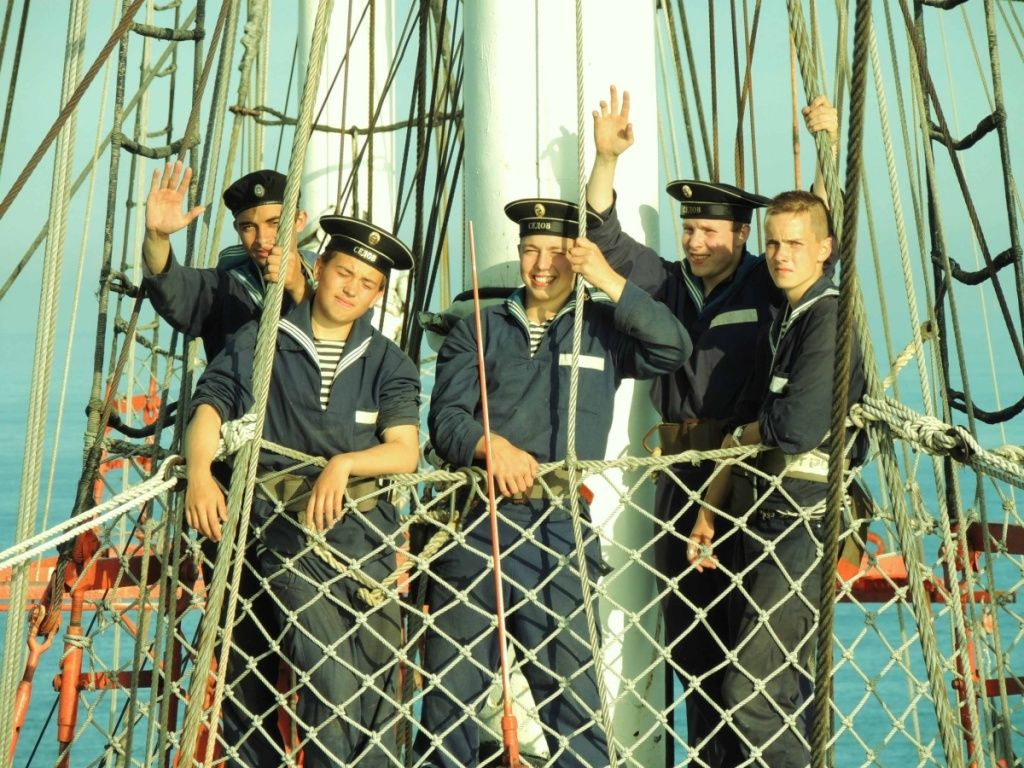 ЮНГИ НА МАЧТЕ.jpg