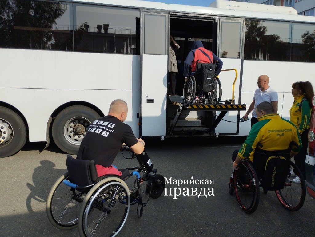Для спортсменов на колясках были созданы все условия. (Фото Натальи Кулишовой).